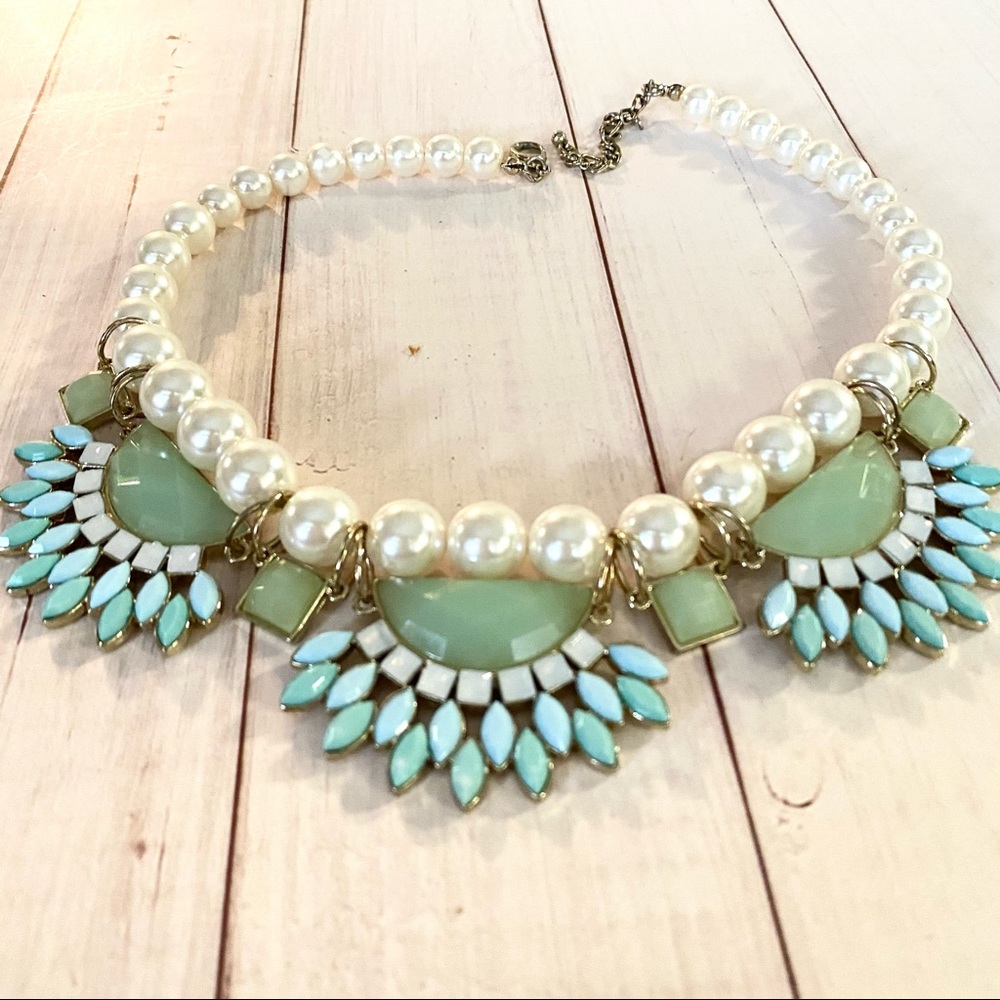 Faux Pearl Statement Necklace - Picture 4 of 6